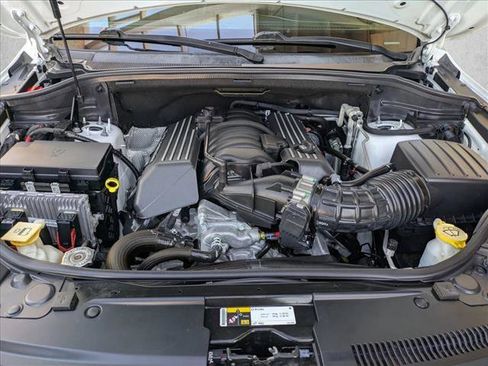 Used 2016 Jeep Grand Cherokee SRT image 22