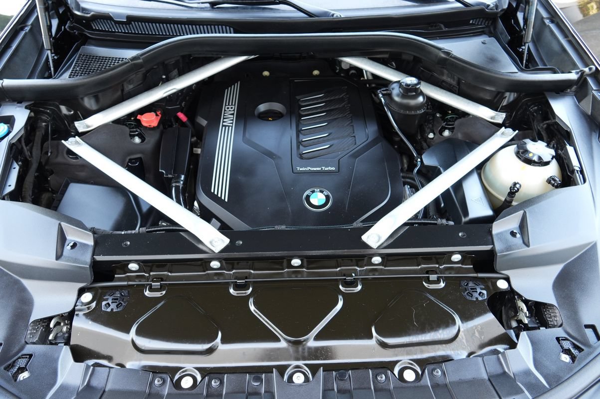 Used 2020 BMW X7 xDrive40i w/ Premium Package AWD/4WD image 38