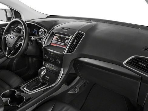 Used 2018 Ford Edge Titanium w/ Technology Package FWD image 22