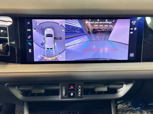 Used 2025 Porsche Cayenne image 17