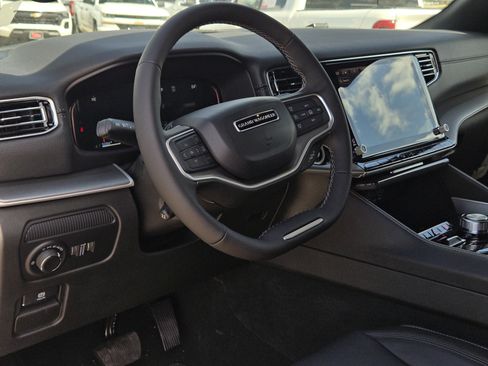 New 2026 Jeep Grand Wagoneer Limited AWD/4WD image 17