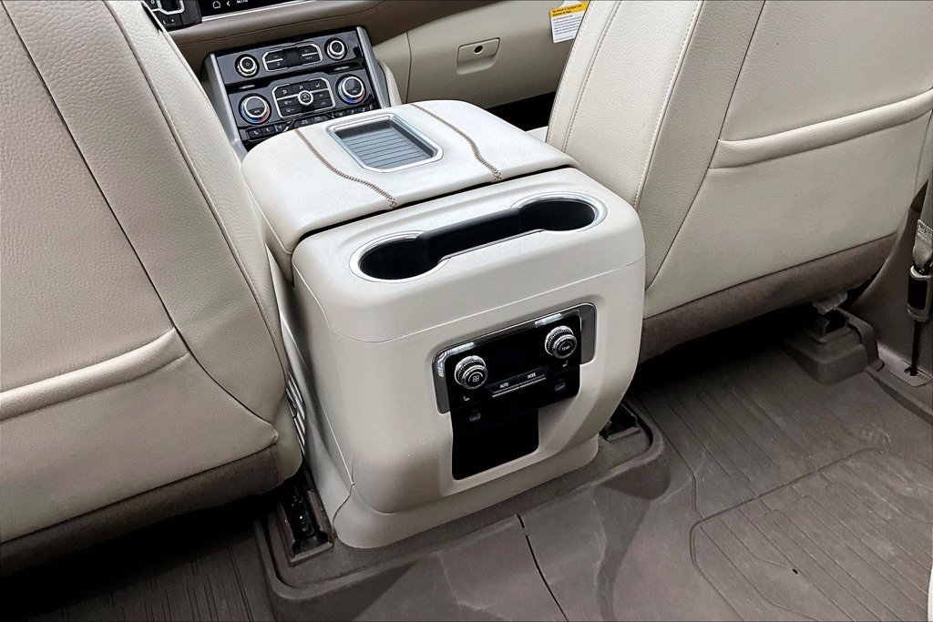 Used 2023 GMC Yukon Denali AWD/4WD image 15