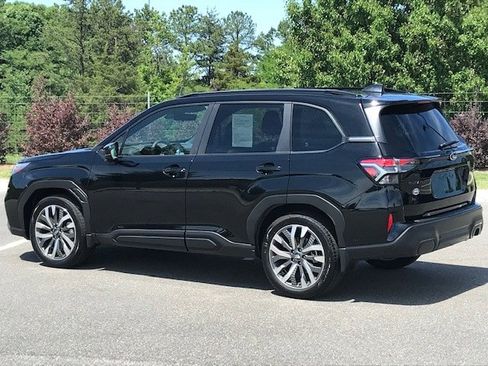 Used 2025 Subaru Forester Touring AWD/4WD image 4