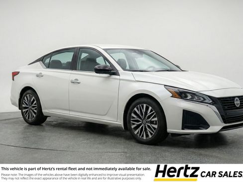 Used 2025 Nissan Altima 2.5 SV image 1