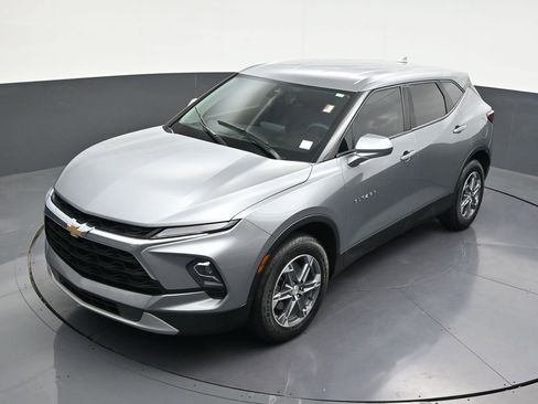 Used 2024 Chevrolet Blazer LT FWD image 17