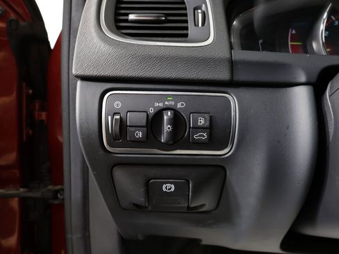 Used 2015 Volvo V60 T5 Premier image 30