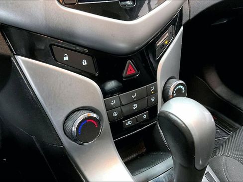 Used 2014 Chevrolet Cruze LT FWD image 15