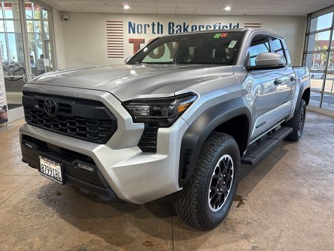 Used 2024 Toyota Tacoma TRD Off-Road w/ TRD Off Road Upgrade Package AWD/4WD image 6