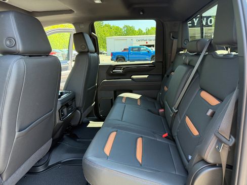 New 2026 GMC Sierra 2500 AT4 AWD/4WD image 17