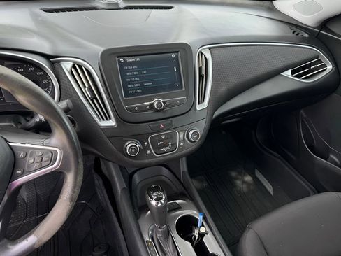 Used 2018 Chevrolet Malibu LS FWD image 27