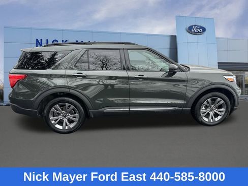 Used 2022 Ford Explorer XLT w/ Equipment Group 202A image 8