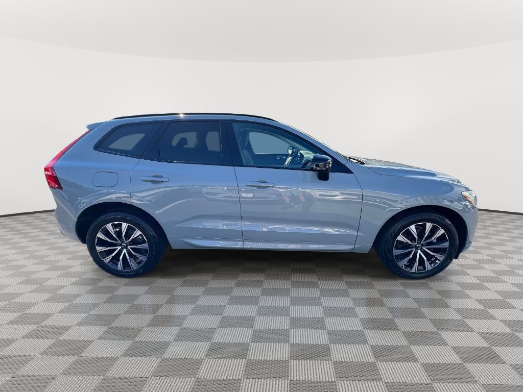 Used 2024 Volvo XC60 B5 Core w/ Protection Package Premier AWD/4WD image 3
