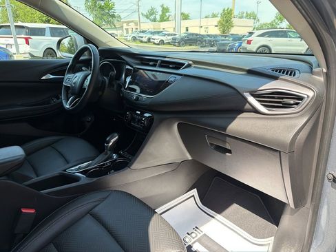 Used 2022 Buick Encore GX Essence w/ Experience Buick Package AWD/4WD image 12