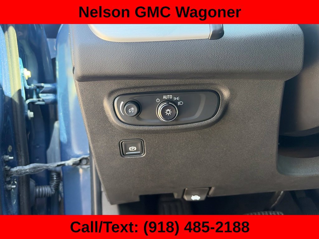 Used 2024 GMC Terrain SLE w/ Driver Convenience Package FWD image 23