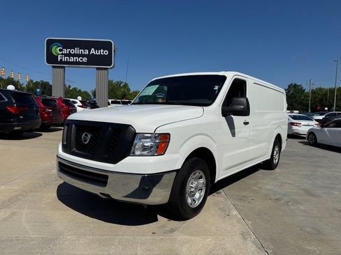 Used 2020 Nissan NV 2500 SV image 1