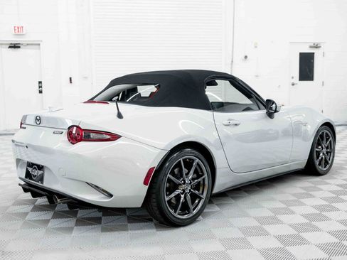 Used 2019 MAZDA MX-5 Miata Grand Touring w/ GT-S Package RWD image 6