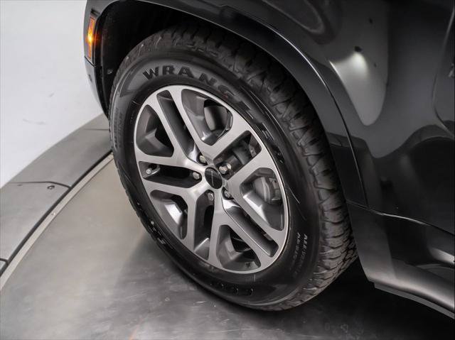 New 2026 Land Rover Defender 110 X-Dynamic SE AWD/4WD image 12