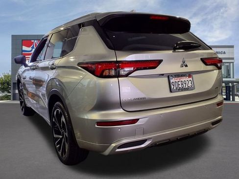 Used 2022 Mitsubishi Outlander SEL FWD image 3