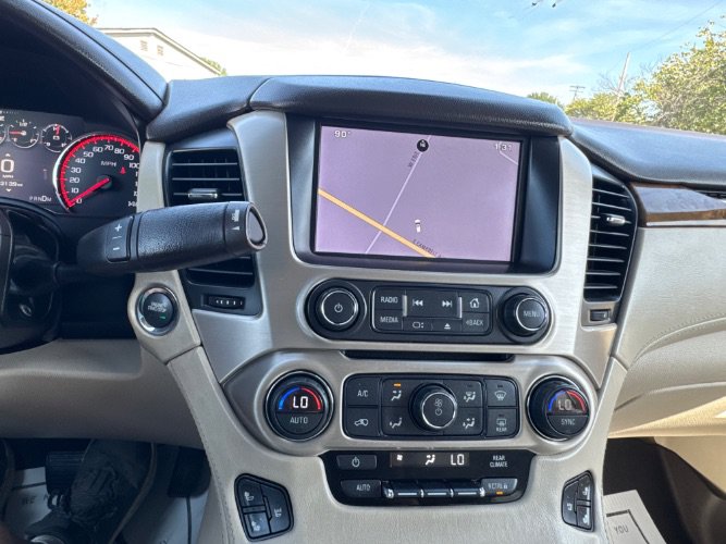 Used 2015 GMC Yukon Denali w/ Open Road Package AWD/4WD image 25