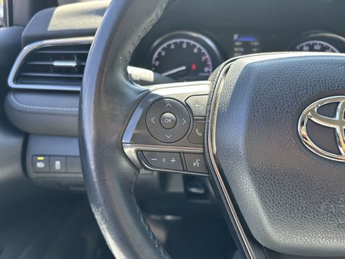 Used 2022 Toyota Camry SE w/ Convenience Package FWD image 20