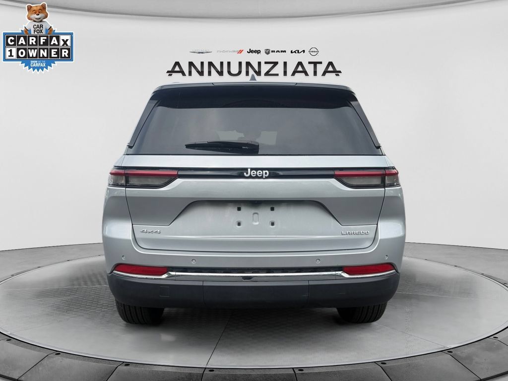 Used 2025 Jeep Grand Cherokee Laredo X w/ Luxury Tech Group I AWD/4WD image 4