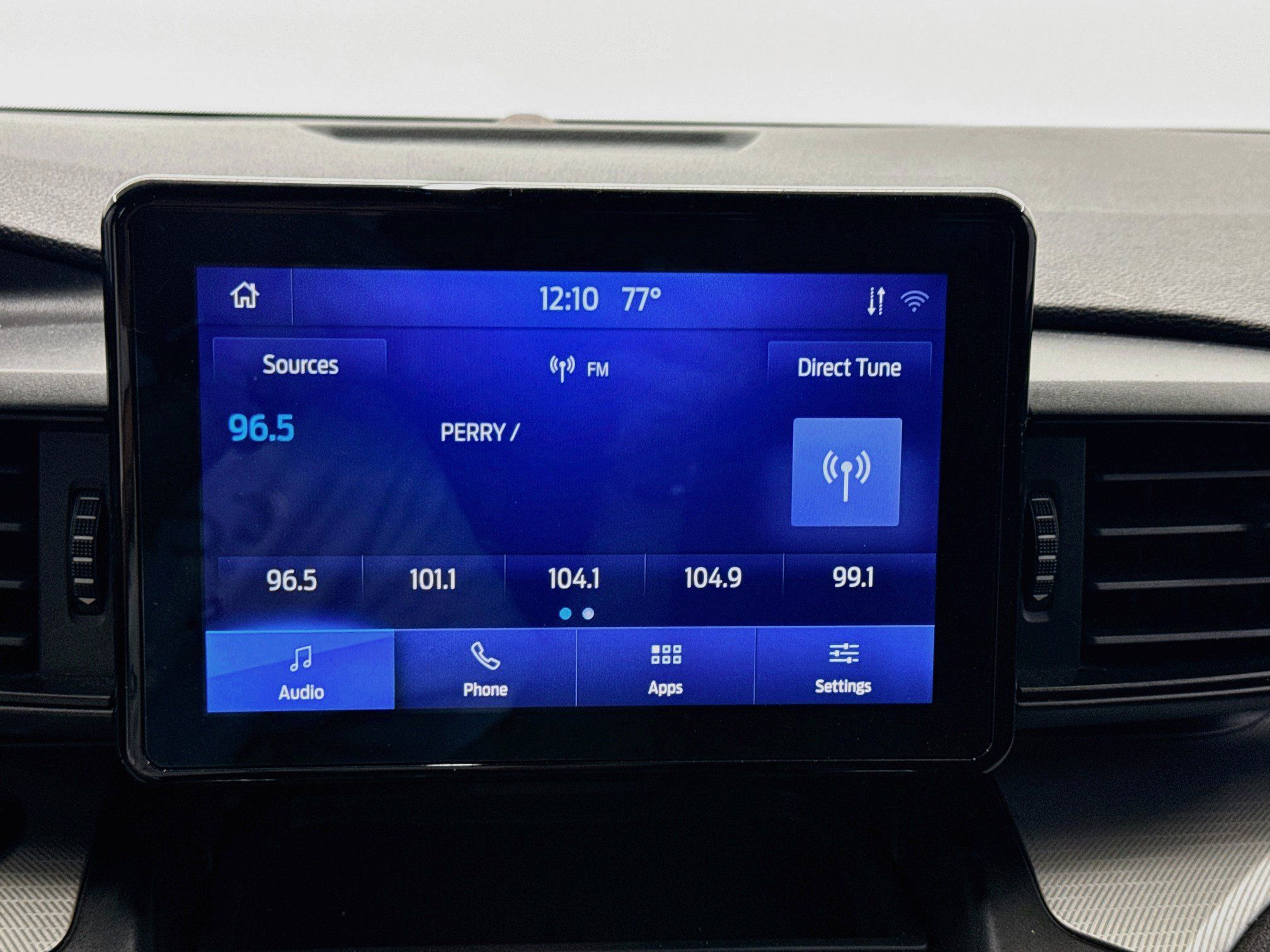Used 2020 Ford Explorer XLT w/ Class III Trailer Tow Package AWD/4WD image 21