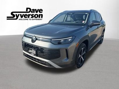 New 2025 Volkswagen Tiguan SE