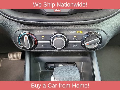 Used 2025 Kia Soul LX w/ LX Technology Package FWD image 24