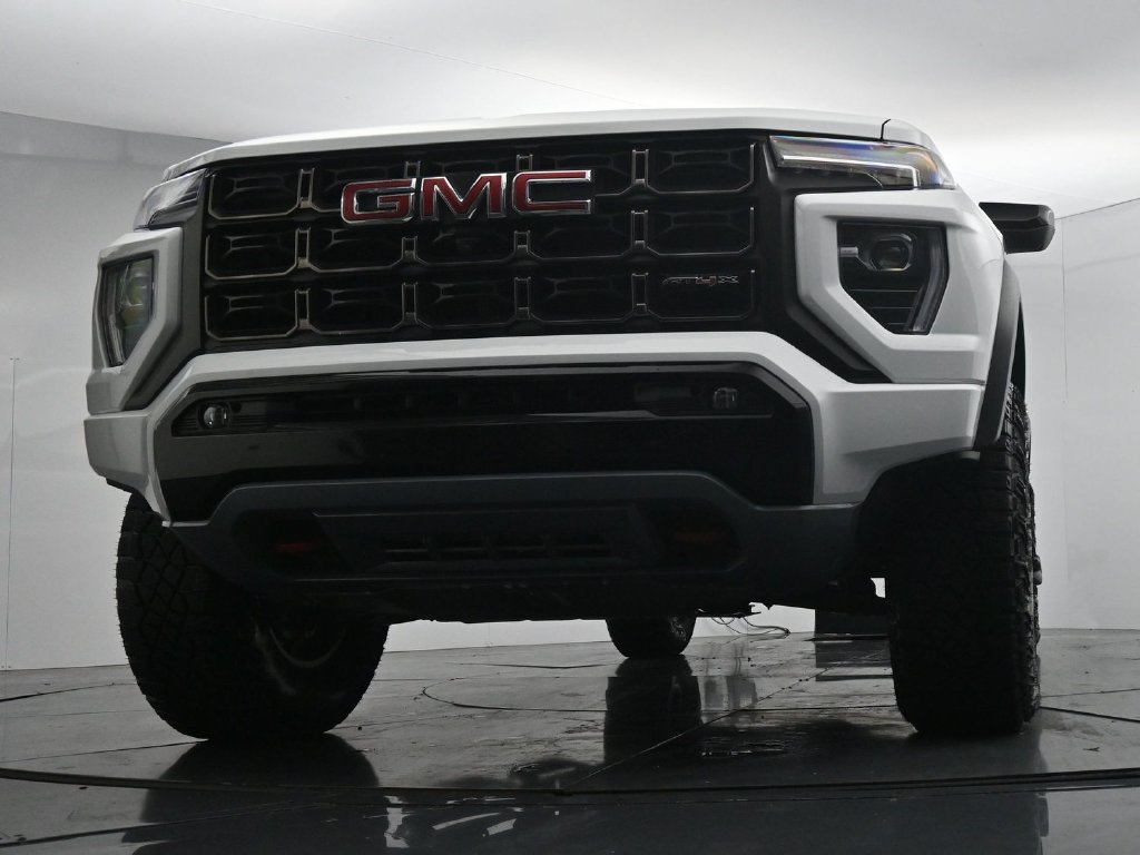 Used 2024 GMC Canyon AT4X AWD/4WD image 33
