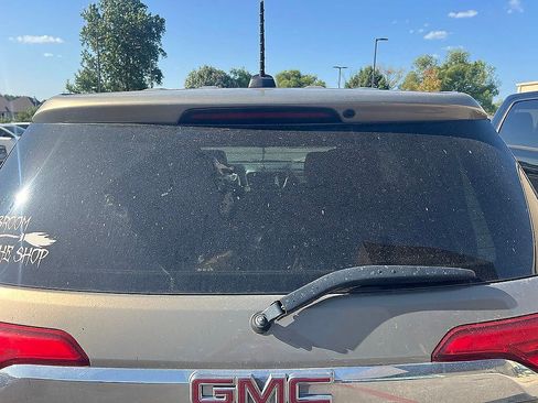 Used 2019 GMC Acadia SLE FWD image 4