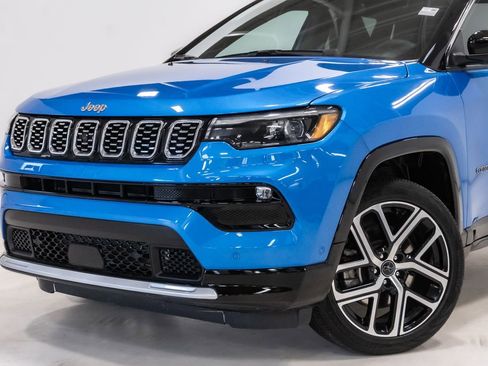 Used 2025 Jeep Compass Limited w/ Elite Group image 2