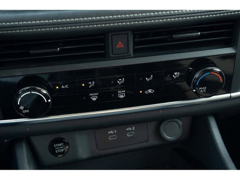 Used 2024 Nissan Rogue S image 26