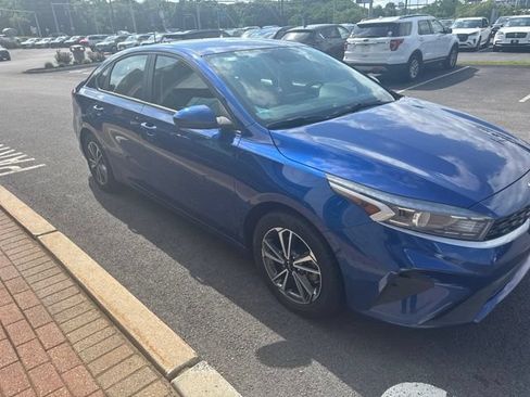 Used 2022 Kia Forte LXS FWD image 2