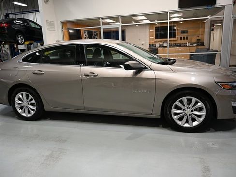Used 2022 Chevrolet Malibu LT image 4