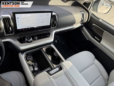 Used 2025 Ford Expedition Max Platinum w/ Platinum Ultimate Package image 25