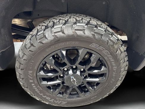 Used 2025 Chevrolet Silverado 2500 LTZ w/ Trail Boss Package image 33