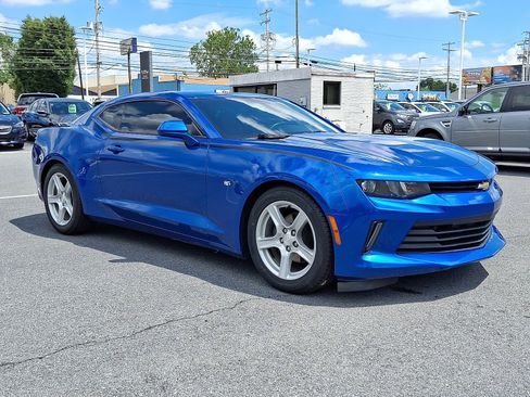 Used 2017 Chevrolet Camaro LT RWD image 3