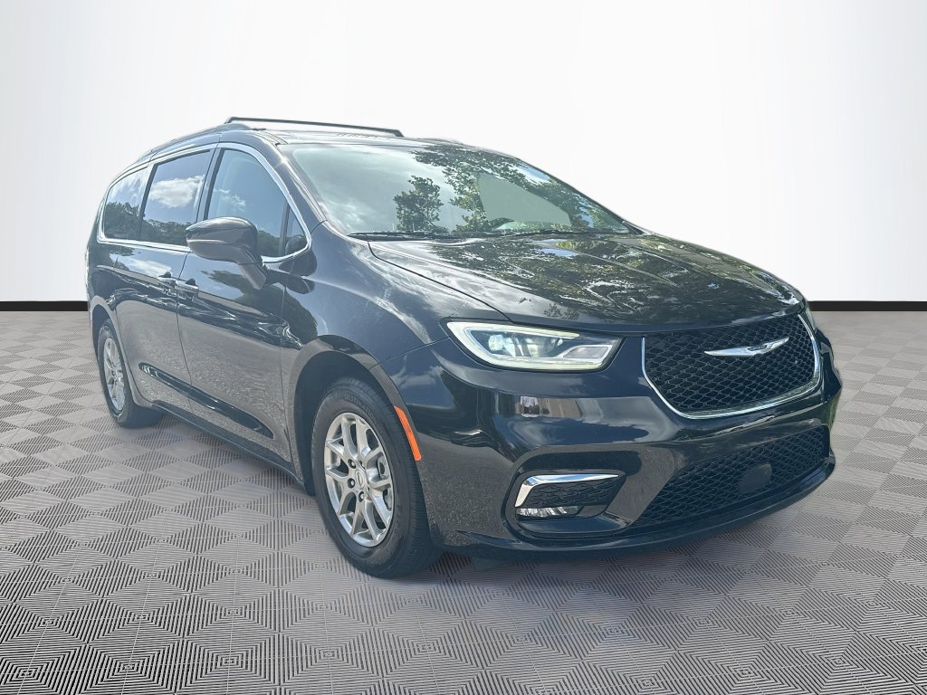 Used 2021 Chrysler Pacifica Touring FWD image 4