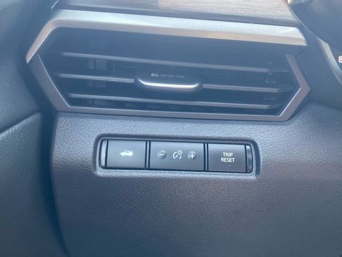 Used 2024 Nissan Altima 2.5 SV FWD image 26