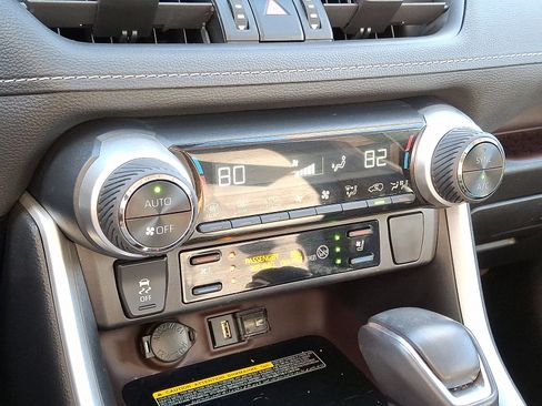 Certified 2020 Toyota RAV4 Limited image 18