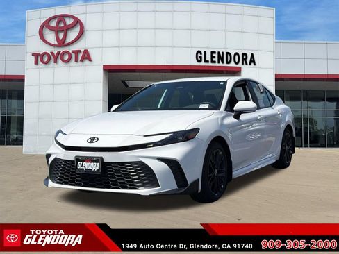 New 2026 Toyota Camry SE FWD image 4