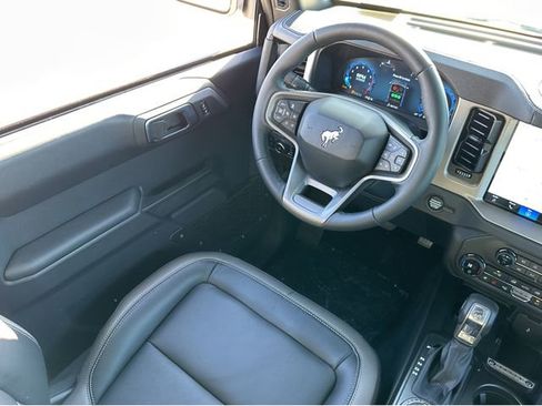 New 2025 Ford Bronco Outer Banks w/ Sasquatch Package image 13