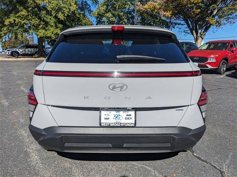 Used 2024 Hyundai Kona SEL image 5