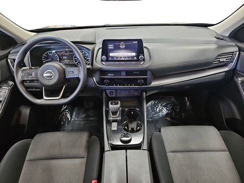Used 2024 Nissan Rogue SV image 9