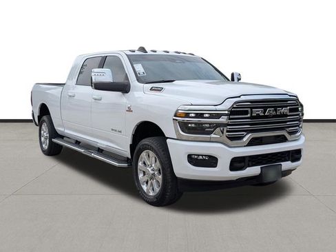 Used 2025 RAM 3500 Laramie AWD/4WD image 3