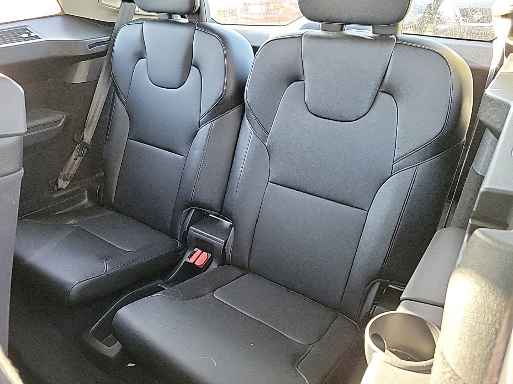 Used 2022 Volvo XC90 T5 Momentum AWD/4WD image 14