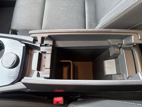 Used 2024 Nissan Rogue SV image 29