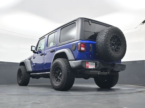 Used 2018 Jeep Wrangler Unlimited Sport image 19
