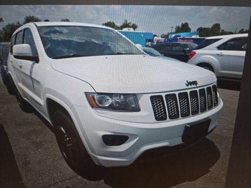 Used 2015 Jeep Grand Cherokee Altitude AWD/4WD image 3