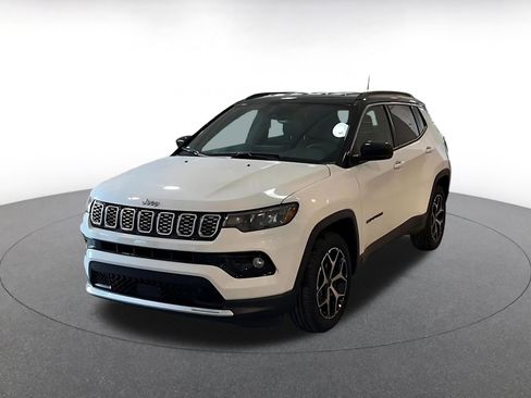 Used 2025 Jeep Compass Limited image 7